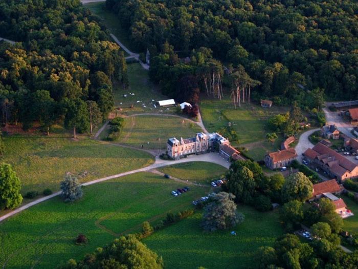 Chateau Le Quesnoy Chevrieres  Eksteriør billede